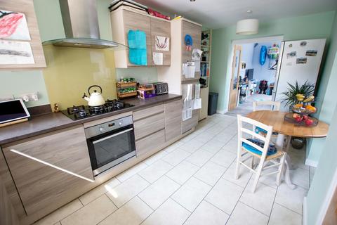 73 Bramley Drive, Hartley Wintney, Hook, RG27 8ZF