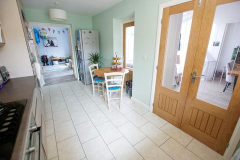 73 Bramley Drive, Hartley Wintney, Hook, RG27 8ZF