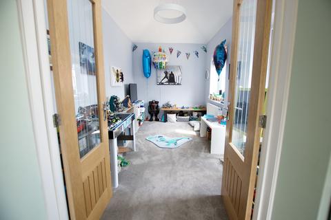 73 Bramley Drive, Hartley Wintney, Hook, RG27 8ZF