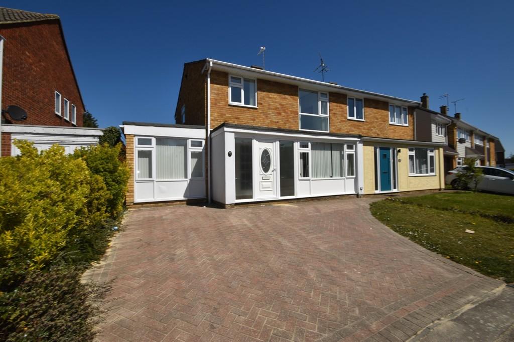 Berwick Avenue, Chelmsford, CM1 4AS 3 bed semidetached house £485,000