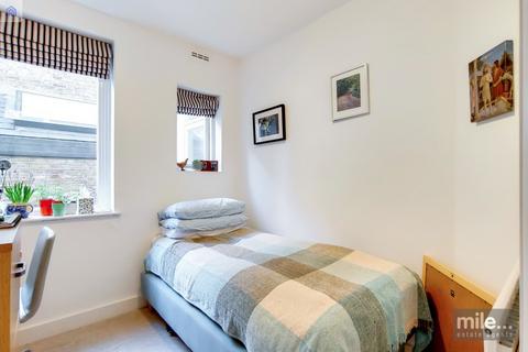 2 bedroom flat to rent, Harvist Road, Queens Park