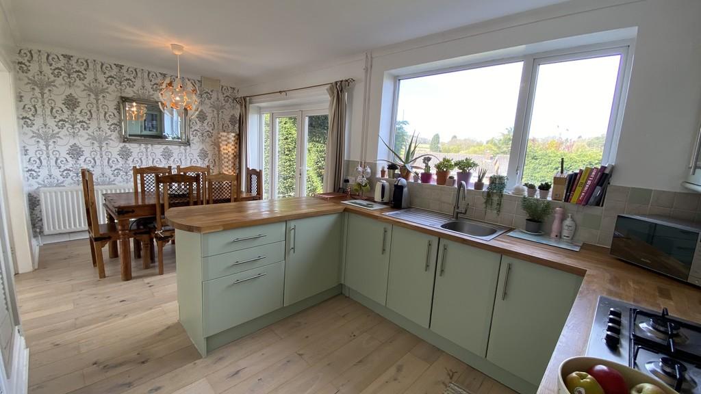 Tiverton Road, Loughborough 3 bed detached house £340,000