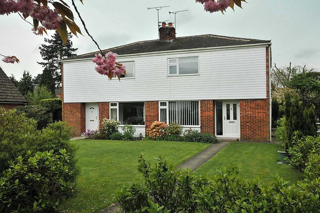 Sharston Crescent, Knutsford 3 bed semidetached house £1,250 pcm (£288 pw)