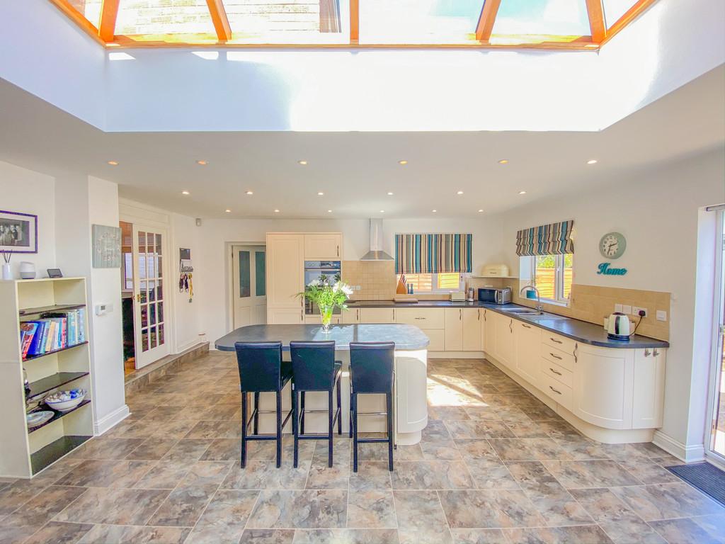 Stanley Road Rugby CV21 3UE 3 bed end of terrace house £375,000