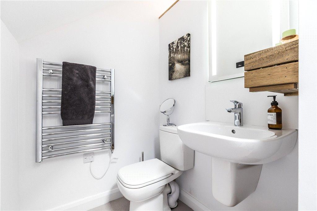 Br1 En-Suite