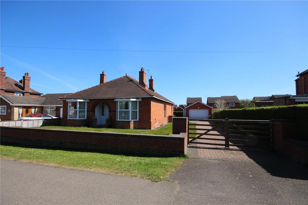 London Road, Sleaford, NG34 3 bed bungalow £375,000