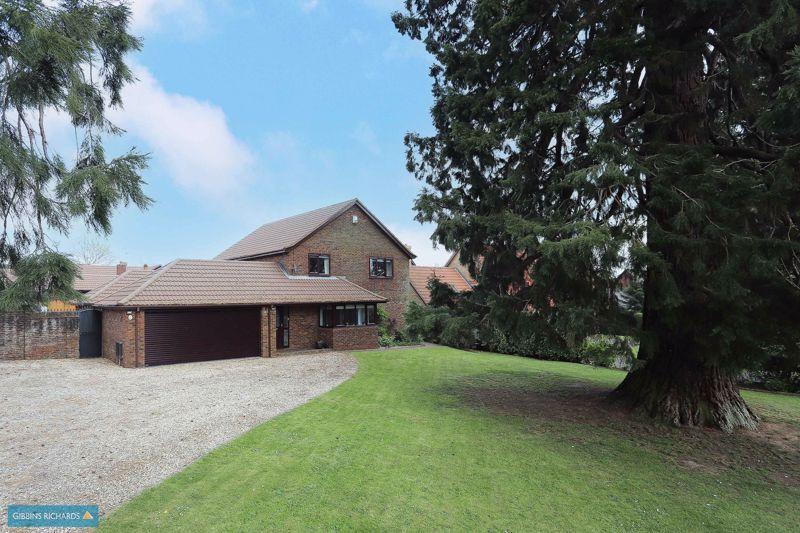 Batts Park, Taunton 4 bed detached house £650,000
