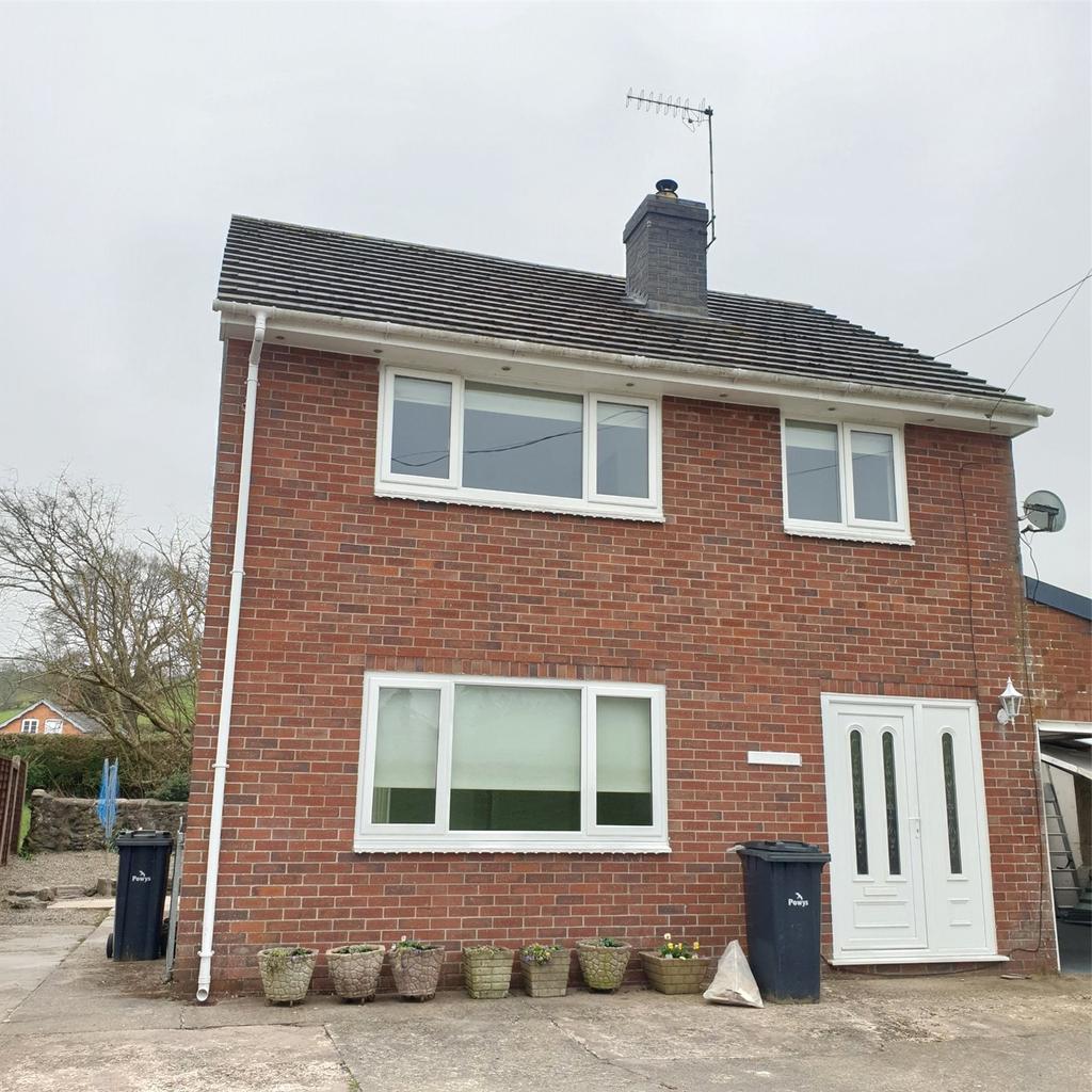 Rhos Y Deri, Llanfair Caereinion... 3 bed detached house £600 pcm (£