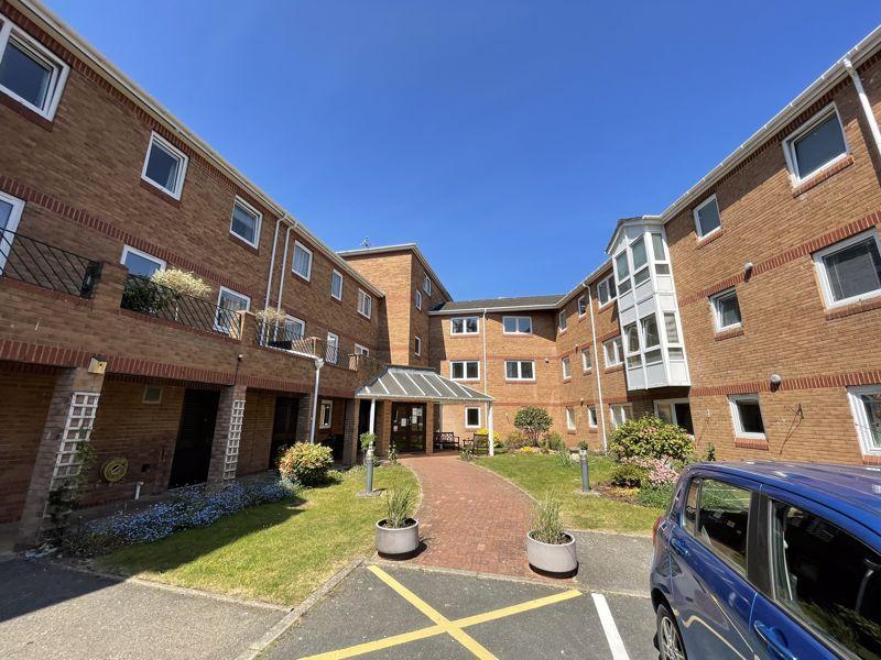 Milton House, Church Road, Newton Abbot 1 bed apartment £625 pcm (£