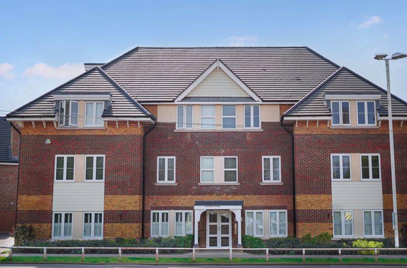 Bookham 2 bed apartment £335,000