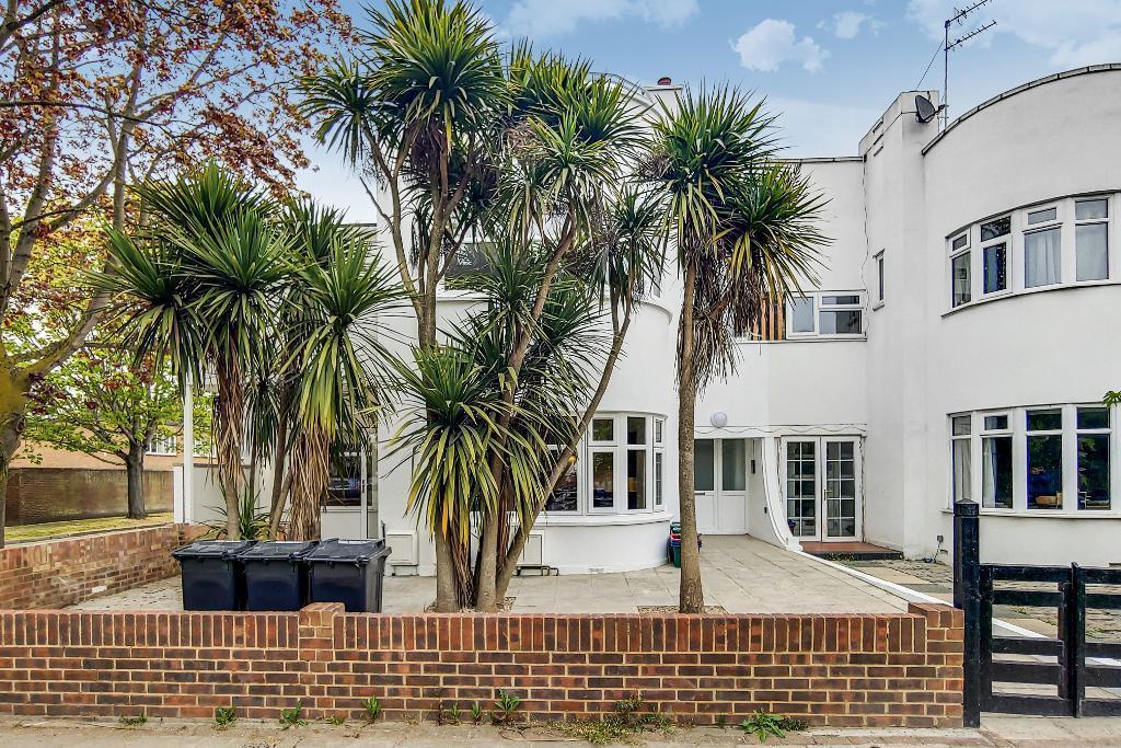 Ellesmere Road, Chiswick, London, W4 4QH 1 bed flat £1,452 pcm (£335 pw)