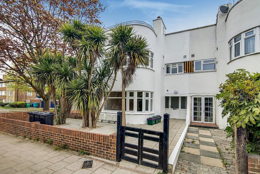 Ellesmere Road, Chiswick, London, W4 4QH 1 bed flat £1,452 pcm (£335 pw)