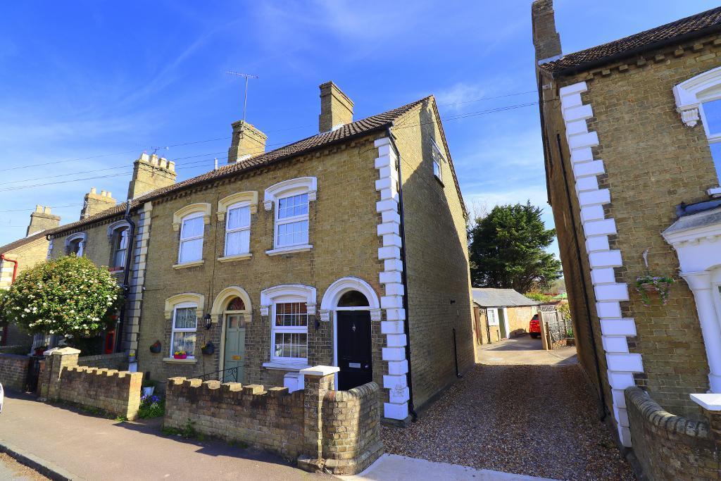Sharpenhoe Road, Barton Le Clay... 2 bed end of terrace house £325,000