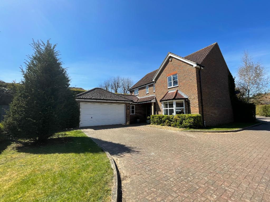 Pennyfarthers Close, Maulden, Bedfordshire, MK45 2LX 4 bed detached