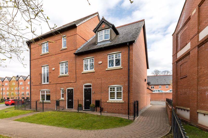 Trevore Drive, Standish, WN1 2QE 3 bed terraced house £199,995