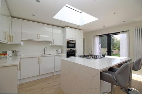 1 Morley Road, South Croydon, CR2 0EN