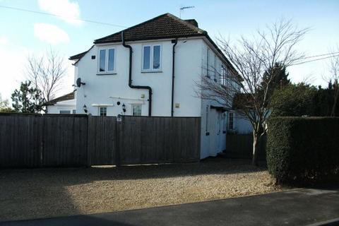 4 bedroom semi-detached house to rent, FOUR BEDROOM FAMILY HOME
