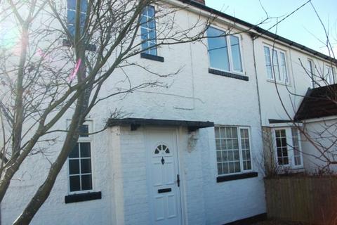 4 bedroom semi-detached house to rent, FOUR BEDROOM FAMILY HOME