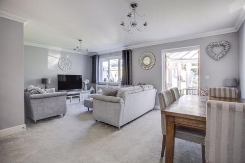 5 Belsham Close, Chesham, HP5 2DS