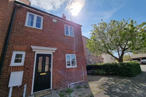 2 bedroom end of terrace house to rent, Pericles Close, Warwick