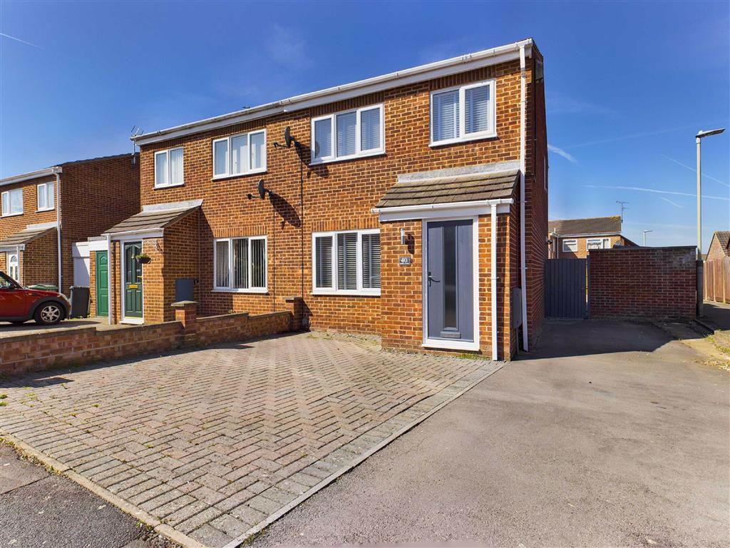 Whittle Avenue, Tuffley, GL4 0 3 bed semidetached house £230,000