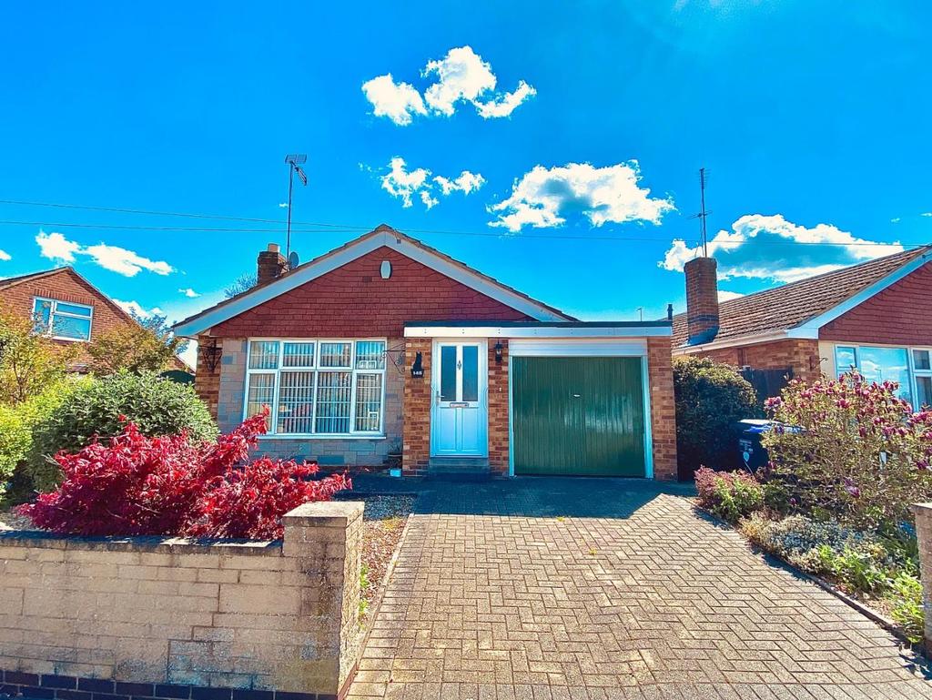 Coppice Drive, Parklands, Northampton, NN3 2 bed detached bungalow £