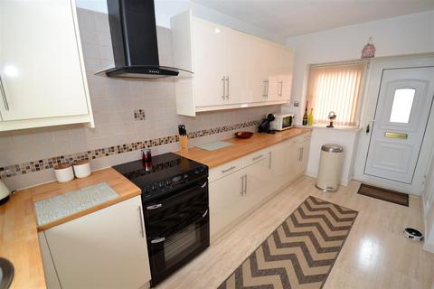 3 Villa Mount, Wyke, Bradford, BD12 9LD