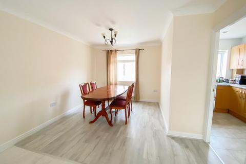 11 Deer Close, Grange Park, Northampton, NN4 5DN