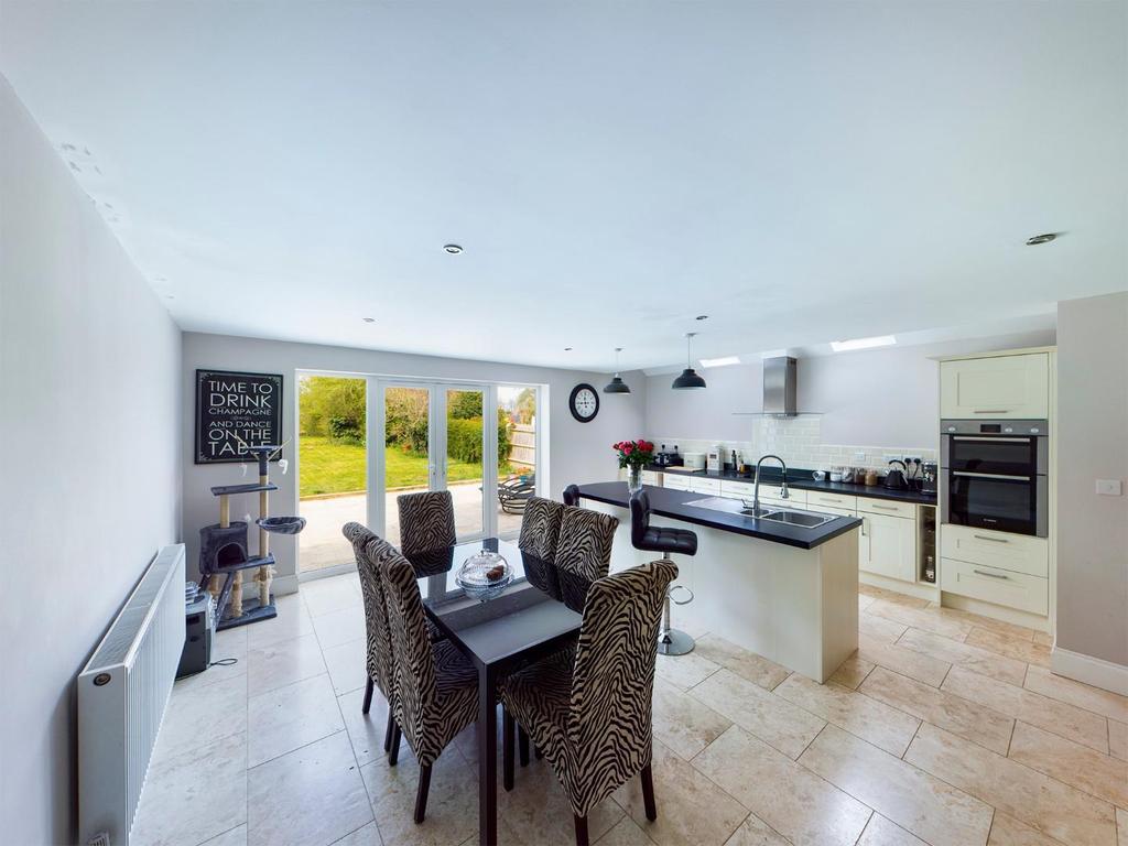 Thorpeville, Moulton, Northampton, NN3 4 bed detached house £575,000