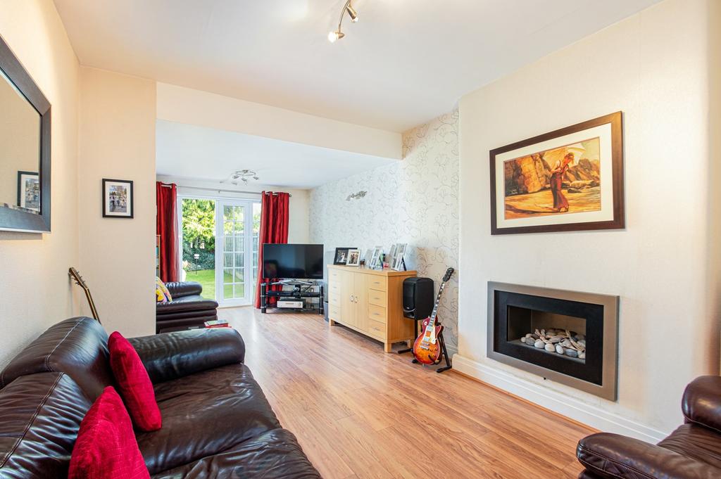 Lowood Avenue, Davyhulme, Manchester... 5 bed semidetached house £