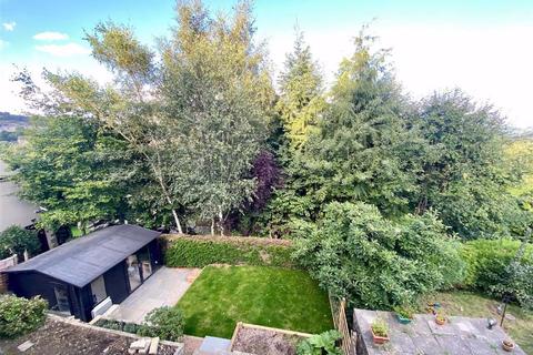 17 Hanging Royd, Golcar, Huddersfield, HD7 4JJ