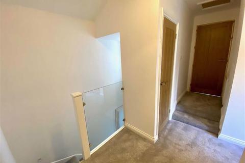 17 Hanging Royd, Golcar, Huddersfield, HD7 4JJ