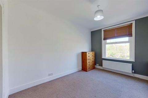 105a Twilley Street, London, SW18 4NW
