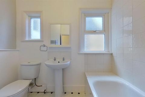 105a Twilley Street, London, SW18 4NW