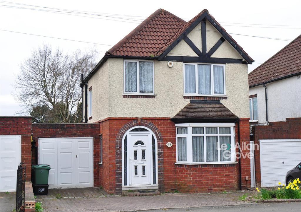 Narrow Lane, Halesowen 3 bed link detached house £250,000