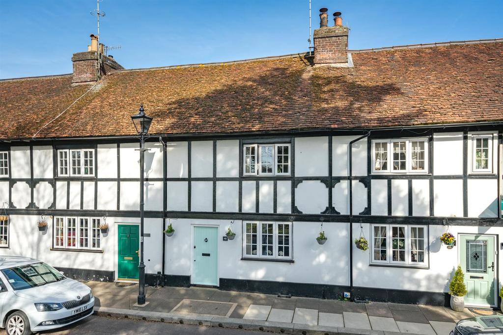Piccotts End, Hemel Hempstead, Hertfordshire, HP1 3AT 2 bed terraced