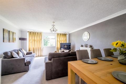 12 Foxcroft Drive, Brighouse, HD6 3PQ