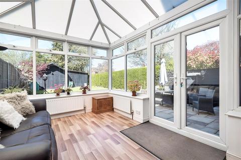 Lyndhurst Rydes Hill Road, Guildford, GU2 9UQ