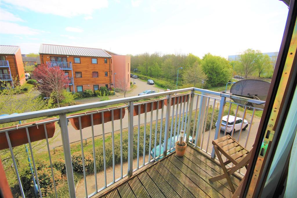 Swanwick Lane, Broughton, Milton Keynes, MK10 2 bed apartment £120,000