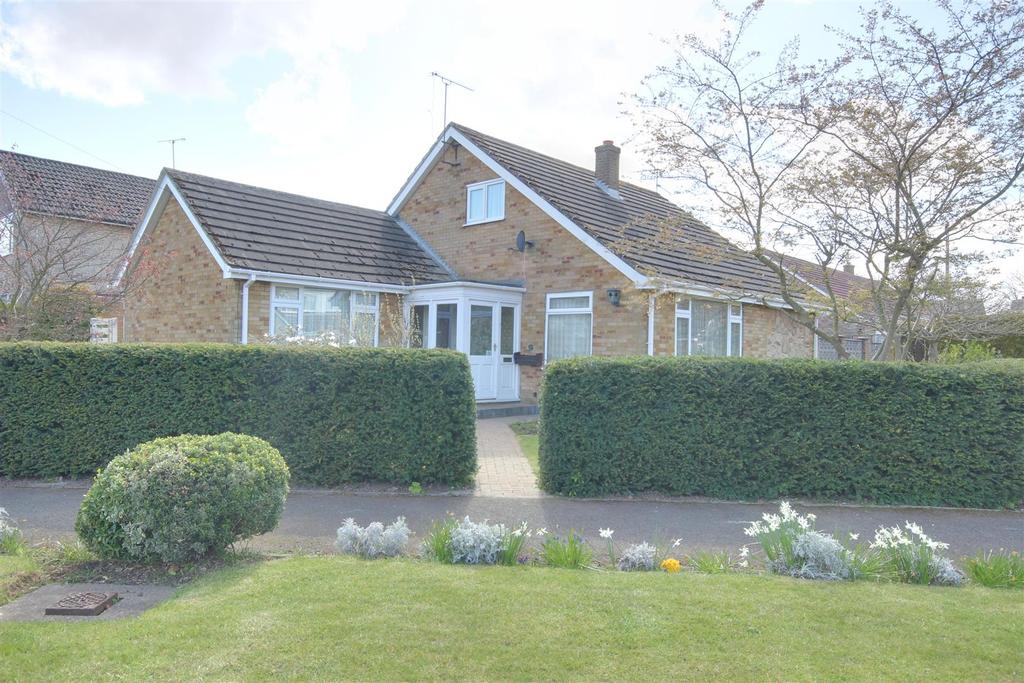 Mill Rise, Swanland 6 bed detached bungalow £350,000