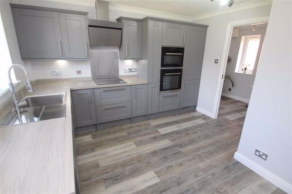 Kitchen / Breakfast Room