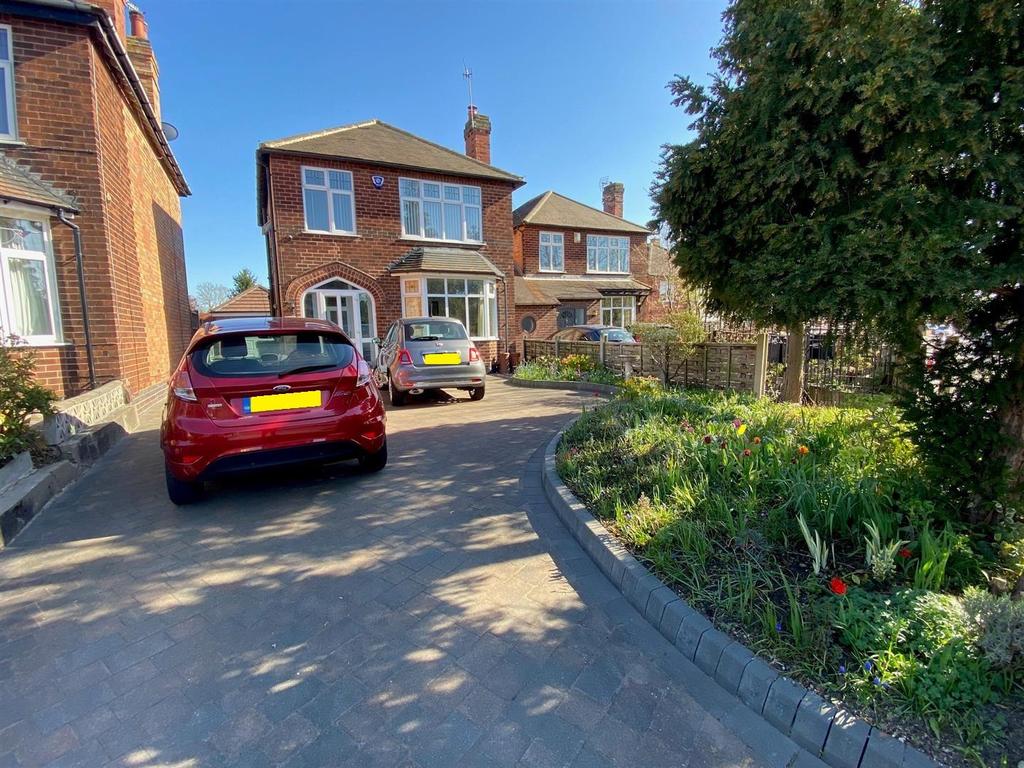 Hickings Lane, Stapleford, Nottingham 3 bed detached house £265,000