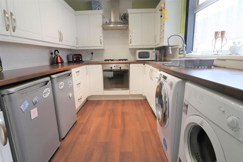 Fitted kitchen