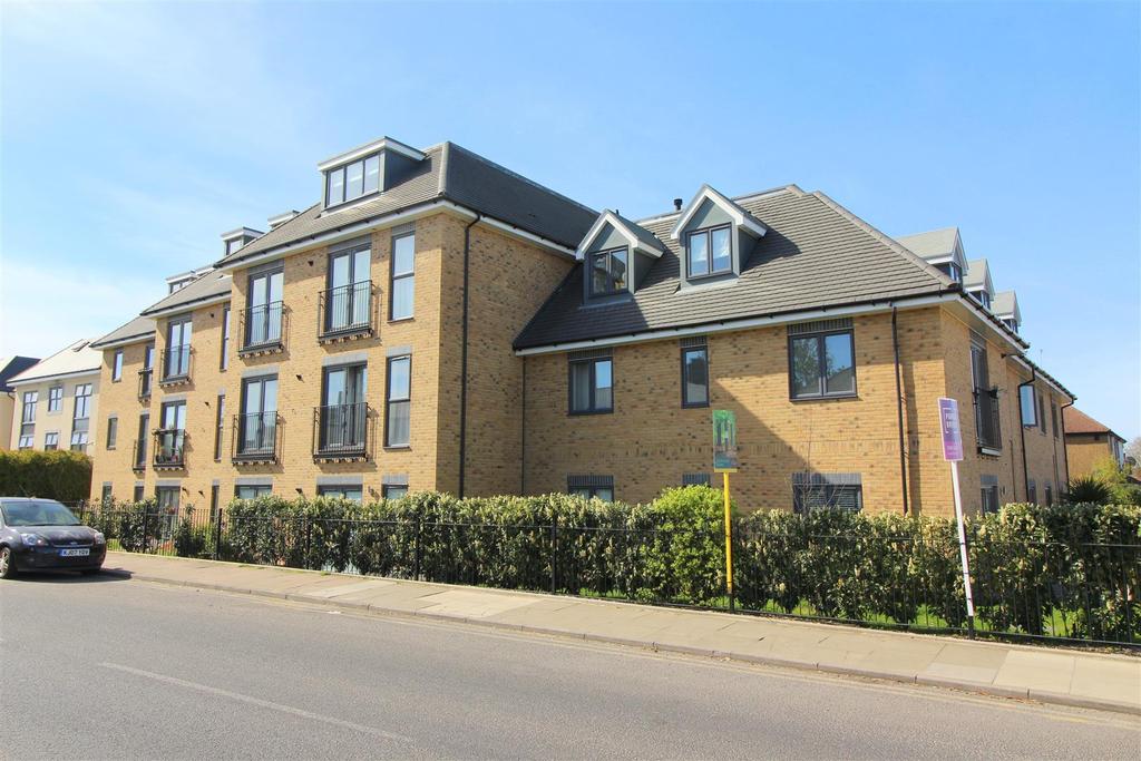 Roland Street, St. Albans 2 bed apartment £1,500 pcm (£346 pw)