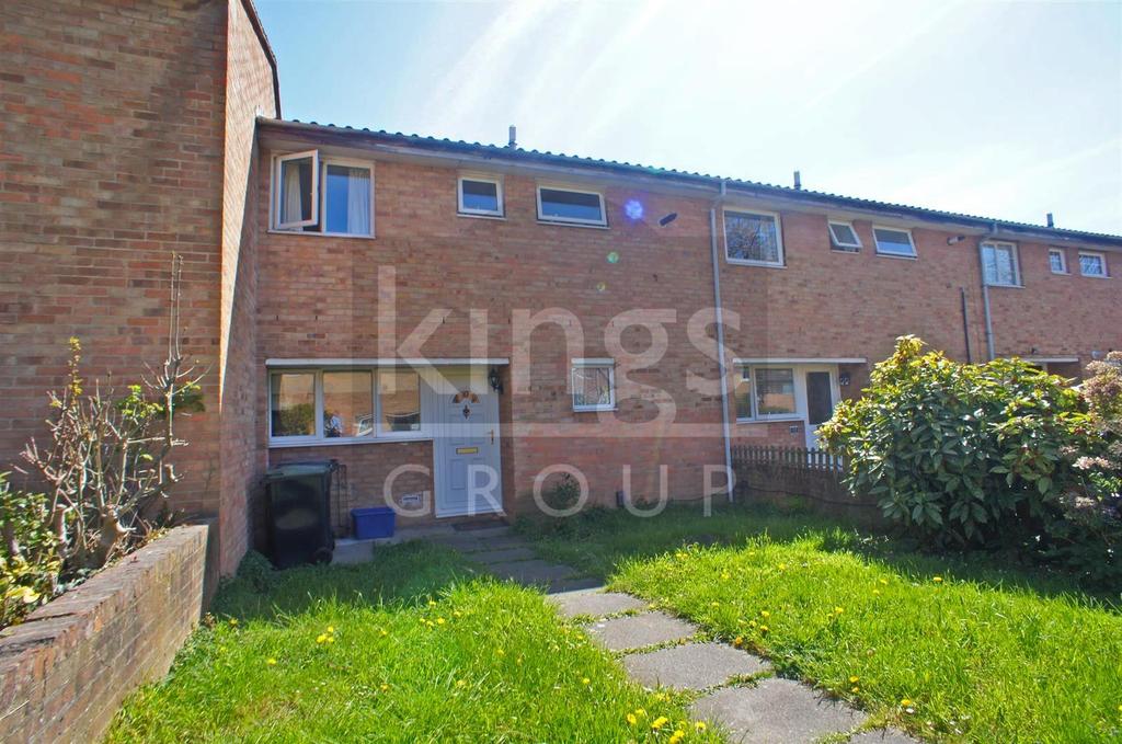 Loughton Court, Waltham Abbey 3 bed terraced house £360,000