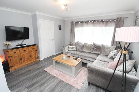 6 Collins Walk, Newport Pagnell, MK16 8QE