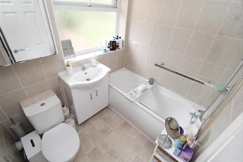 6 Collins Walk, Newport Pagnell, MK16 8QE