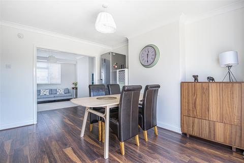 11 Fairfield Way, Epsom, KT19 0EF