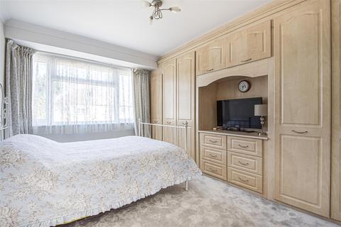 11 Fairfield Way, Epsom, KT19 0EF