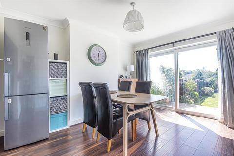 11 Fairfield Way, Epsom, KT19 0EF